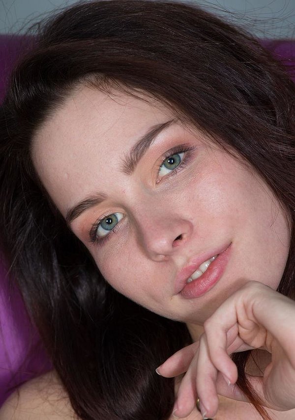 Снежана, 25